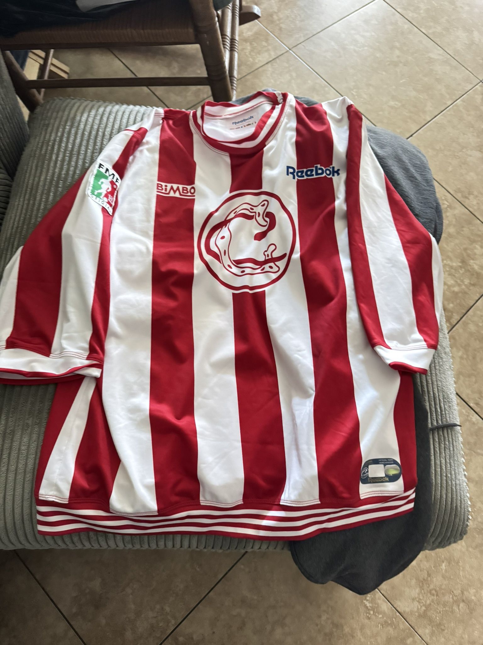 Chivas Jersey Centenario Es Talla Xl En Buenas Condiciones