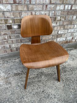 Beautiful vintage DCW Chair by Ray and Charles Eames