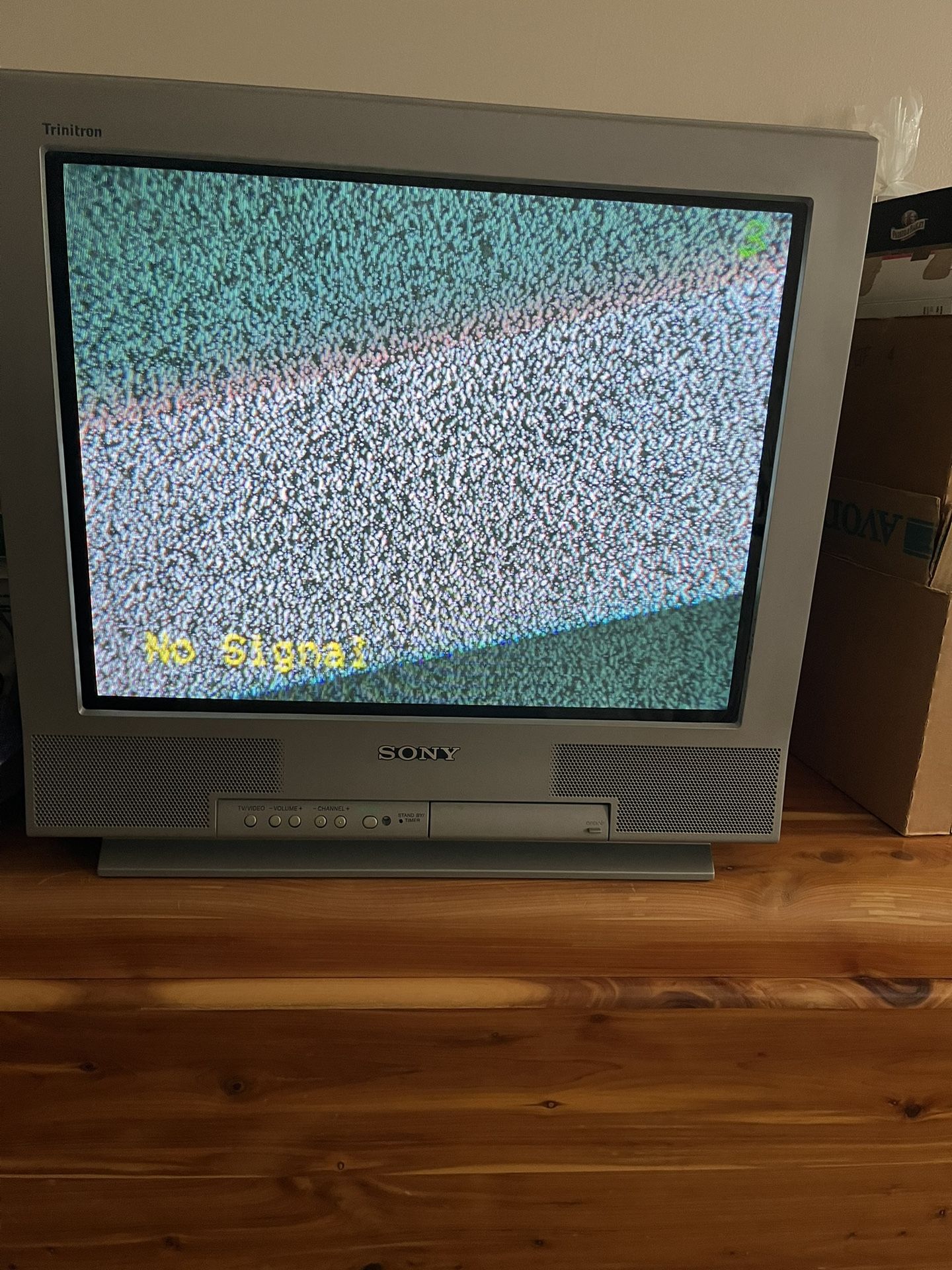 Sony Trinitron TV For Retro Gaming