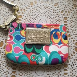 Coach  Poppy small  wristlet 