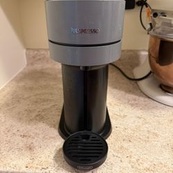 DeLonghi Nespresso Vertuo 