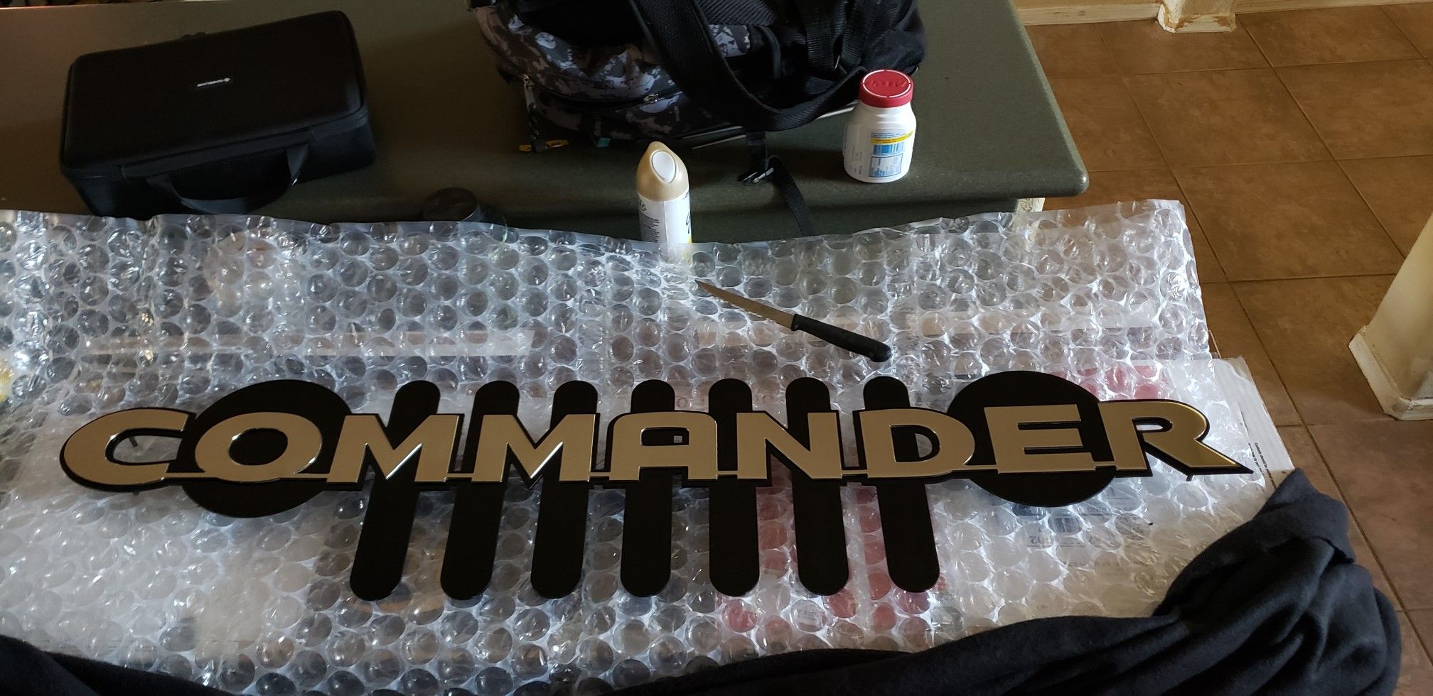 Jeep commander grille insert
