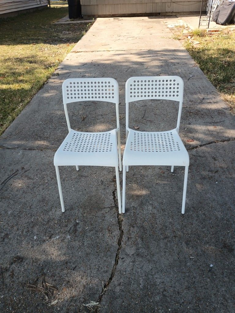 Lawn Chairs - Plastic