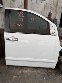 2004 - 2007 Nissan Titan front door passenger side White Tag# 9365
