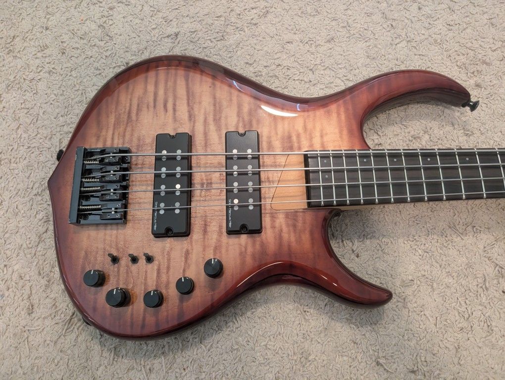 Sire 2nd Generation M7 4-string Bass Guitar