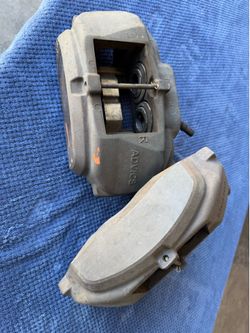 Lexus OEM ADVICS 4-Piston Front Brake Calipers (Pair) - OEM Big Brake Upgrade Kit for IS300, GS300/GS400/GS430, SC300/SC430
