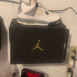 Jordan 4 White Cement Gray
