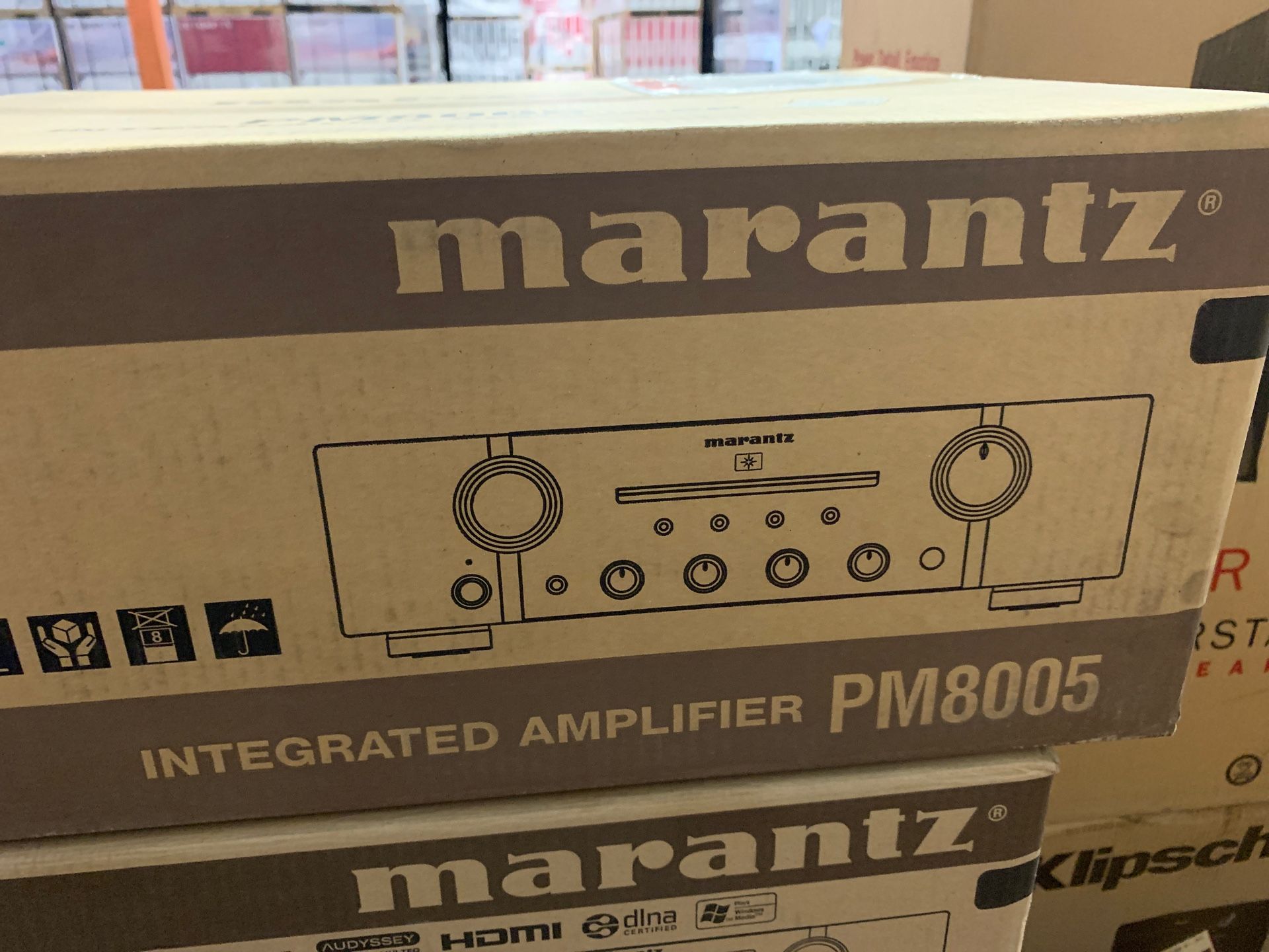 MARANTZ INTEGRATED AMPLIFIER PM8005 open box like new