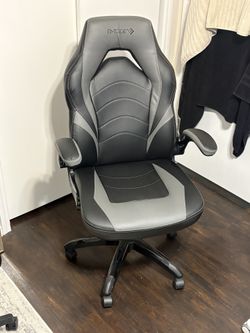 Like New Gaming Chair