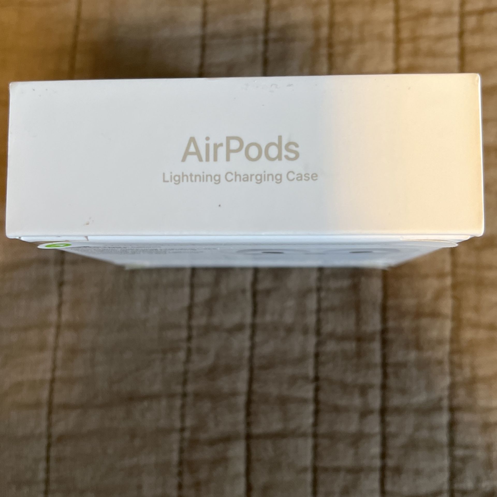 Apple AirPods Gen with Lightning Charging Case