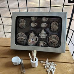 Miniature Dollhouse Dishes Set Utensil. 