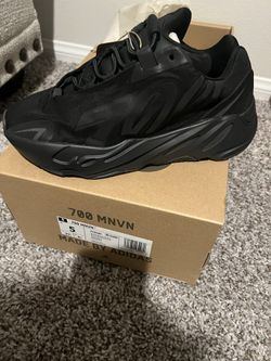Yeezy Boost 700 Size 5 