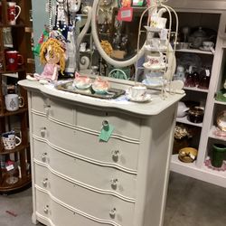 Vintage Antique Dresser With Oval Mirror