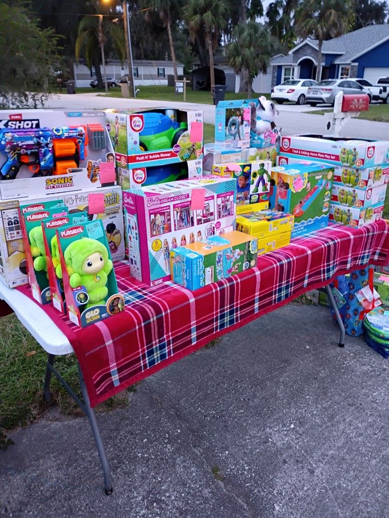 Online Yard Sale Come Christmas Shopping With Me