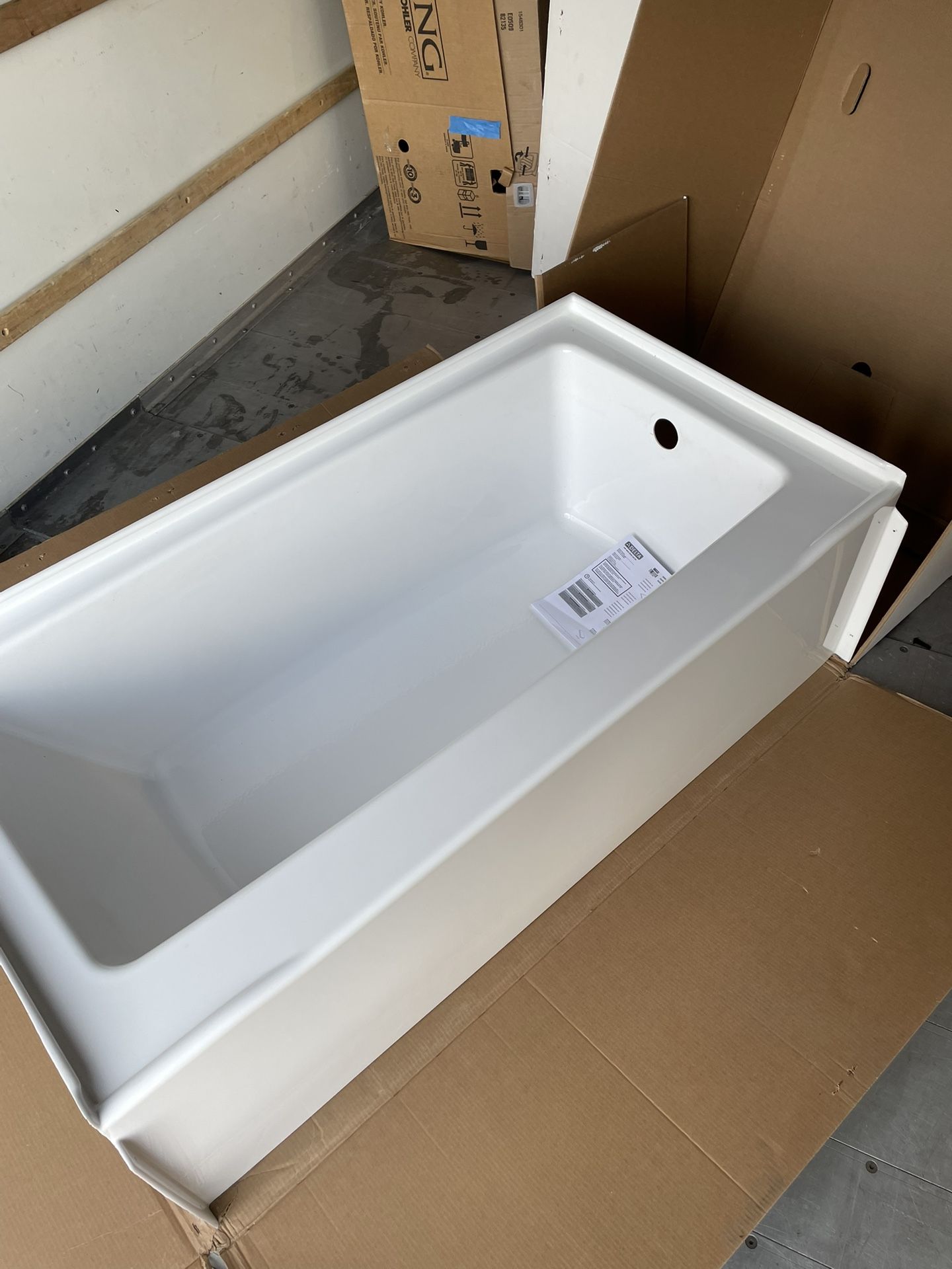 Delta Classic 500 60 in. x 32 in. Alcove Deep Soaking Bathtub with Right Drain in High Gloss White
