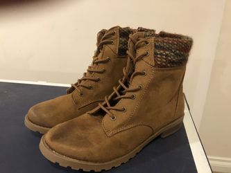 American Eagle size 5 Boots