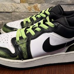 Yth Sz 6 Air Jordan 1 SE Low Wear-Away Electric Green Shoes Sneakers  EUC