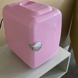 CROWNFUL Mini Fridge - Warmer And Cooler for Sale in Peoria, AZ