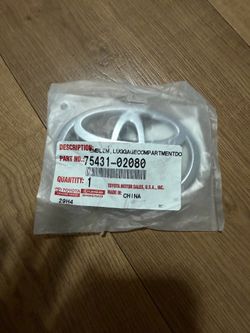 Emblem - Toyota (75(contact info removed)0) 2009-2026 Toyota - (contact info removed)
