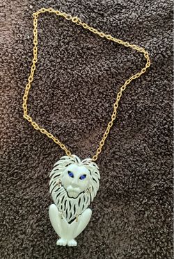 Vintage Articulated White Lion W/Gold Chain Costume Jewelry Necklace