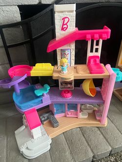 Little people Barbie pool house