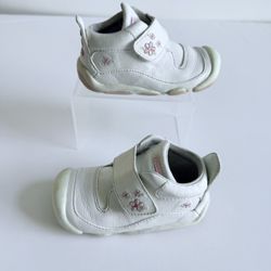 Stride Rite Ally White Leather Baby Booties Flower Embroidery Size 5W EU 21