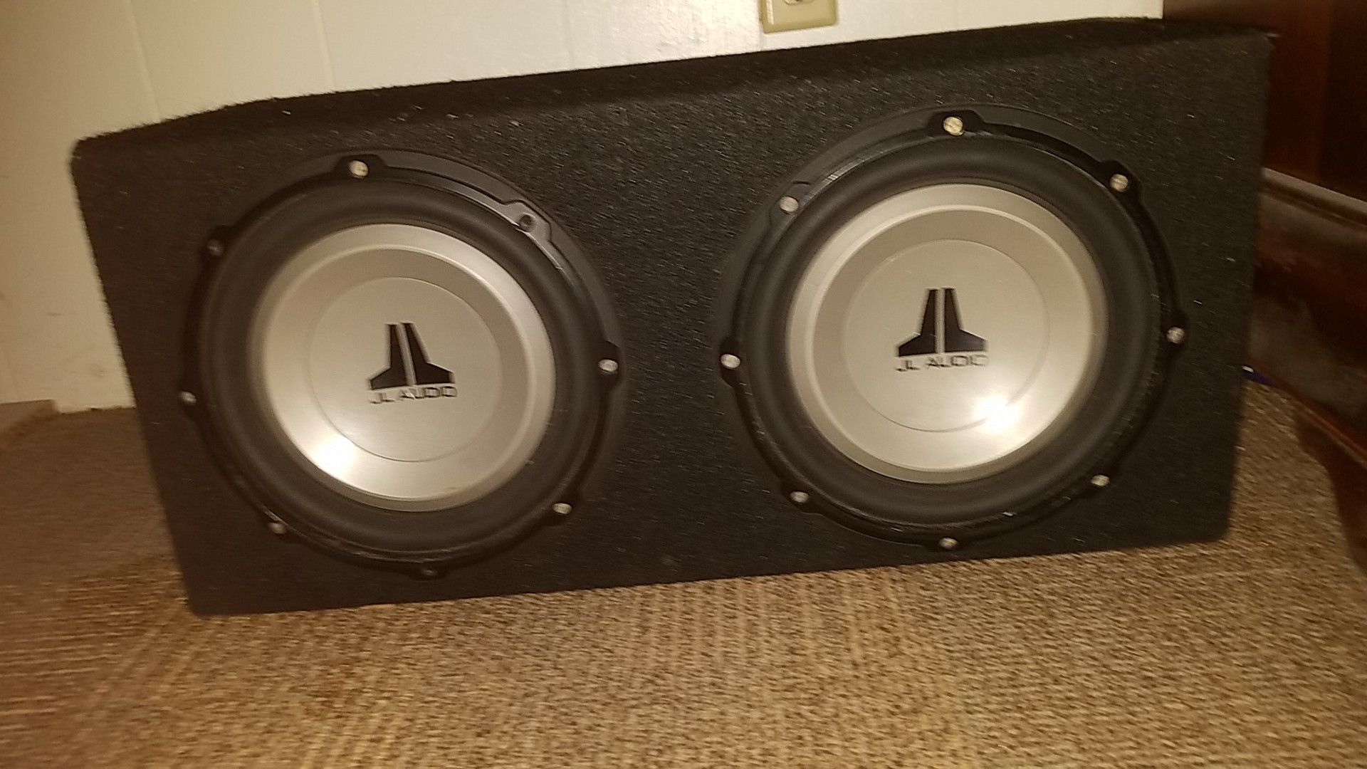SUBS (2) 10" JL AUDIO SUBWOOFERS WITH AMP INCLUDED