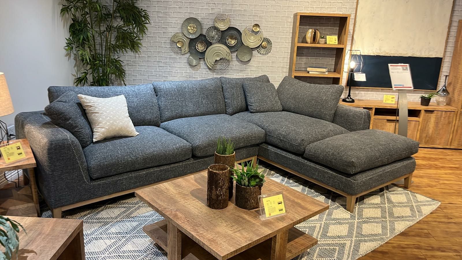Buramin Sectional Seating Set