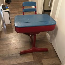Beautiful Vintage Kids Desk