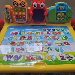 VTech Touch & Learn Deluxe Activity Desk, Three-in-one Desk Easel & Chalkboard

