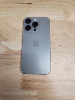 Iphone 15 pro 128gb  unlock any sim