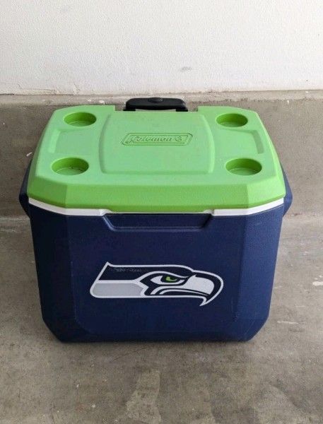 Coleman Seattle SEAHAWKS 60qt 95 CAN COOLER
