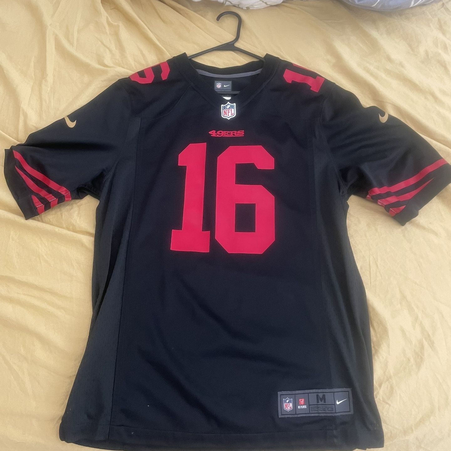 Nike Joe Montana Jersey Size Medium for Sale in Livermore, CA - OfferUp