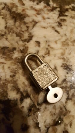 Little lock w key