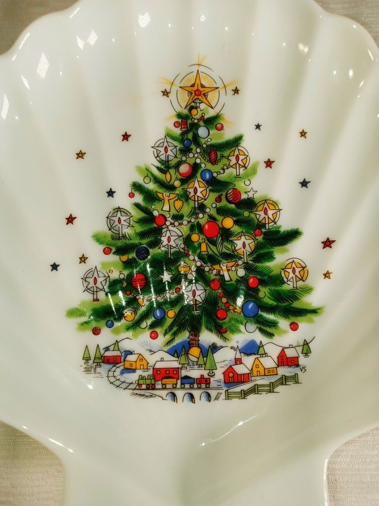 SALEM VIKTOR SCHRECKENGOST CHRISTMAS EVE SHELL SHAPED DISH 7 3/4" CHRISTMAS TREE