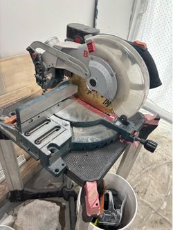 Bosch cordless miter saw