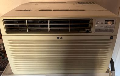 LG 10000 BTU 208/230V Through Wall Air Conditioner with Three Fan Speeds