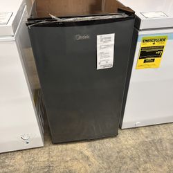 Midea Mini Fridge 