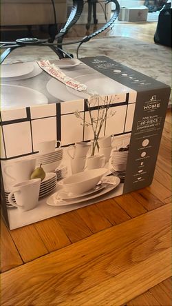 Dinnerware porcelain