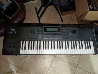 Yamaha W7 Synthesizer