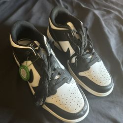 Nike Panda Dunks 