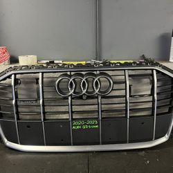 2020-2021-2022-2023 AUDI Q7 S-line GRILL OEM USED