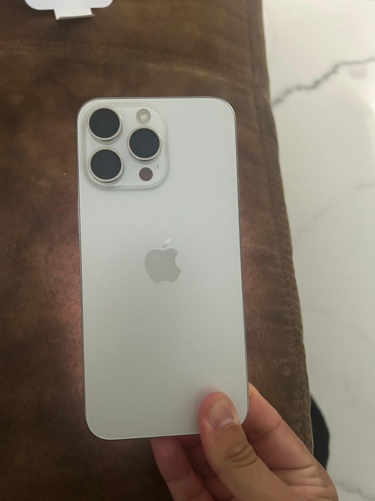 iPhone 15 Pro Max