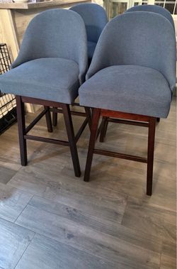 4 Bar stool
