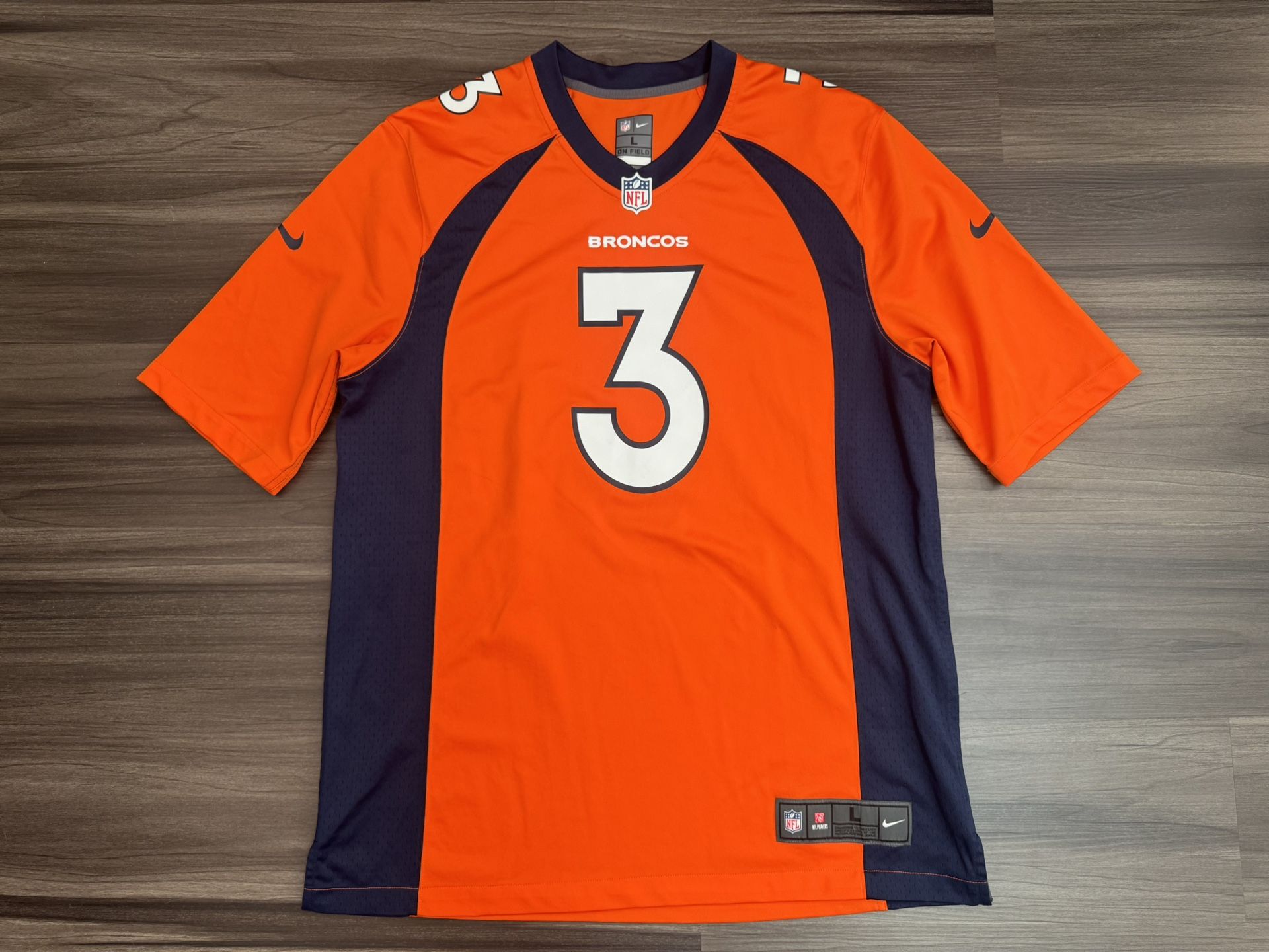 Nike Denver Broncos Russell Wilson #3 NFL On Field Home Football Jersey Men’s L 100% authentic. Good condition. The product is a Nike Denver Bronco