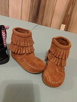 Girls Minnetonka boots and Toms boots