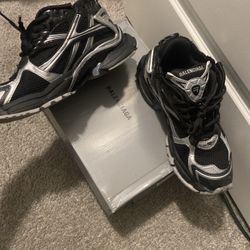[100% AUTHENTIC] Balenciaga Runner Sneakers Black & Gray