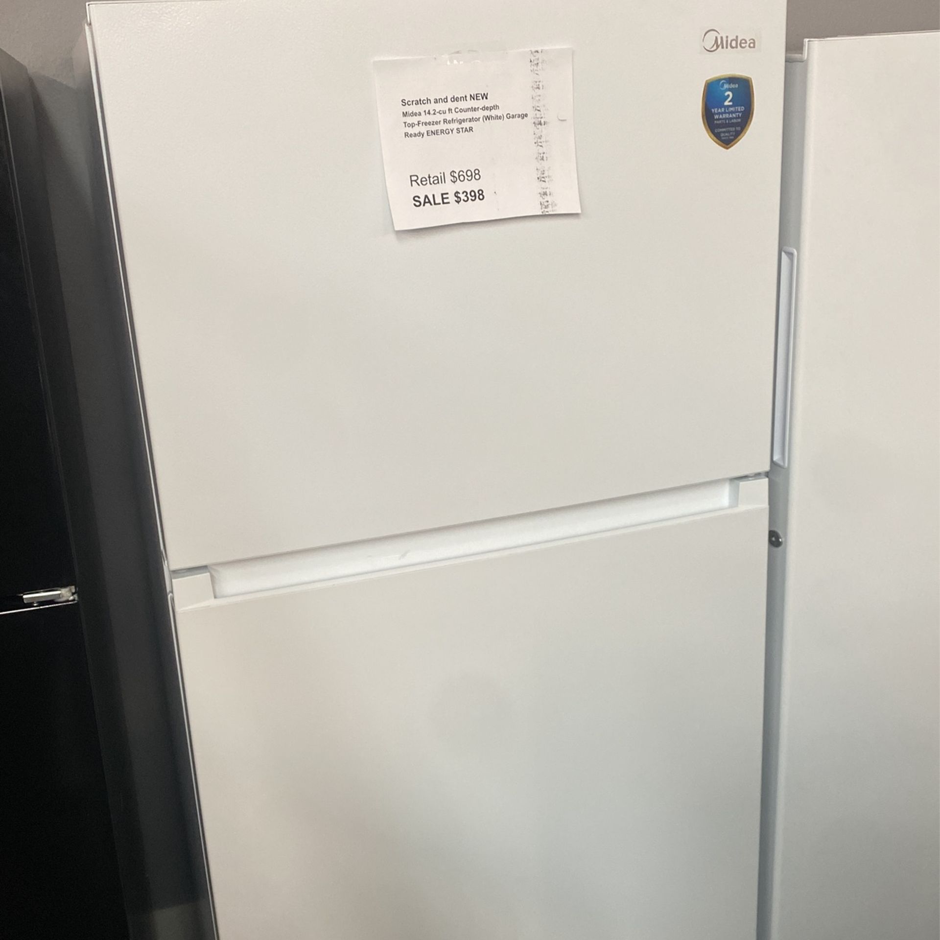 New Scratch & Dent Midea 14.2 Cu Ft Top Freezer Refrigerator