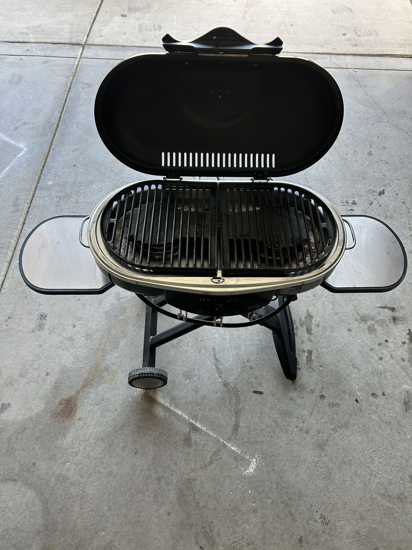 COLEMAN ROADTRIP GRILL for Sale in Hesperia, CA OfferUp
