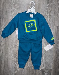 Nike set for boys size 2t and 6